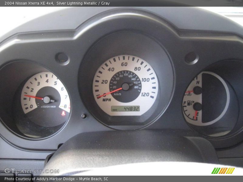 Silver Lightning Metallic / Gray 2004 Nissan Xterra XE 4x4