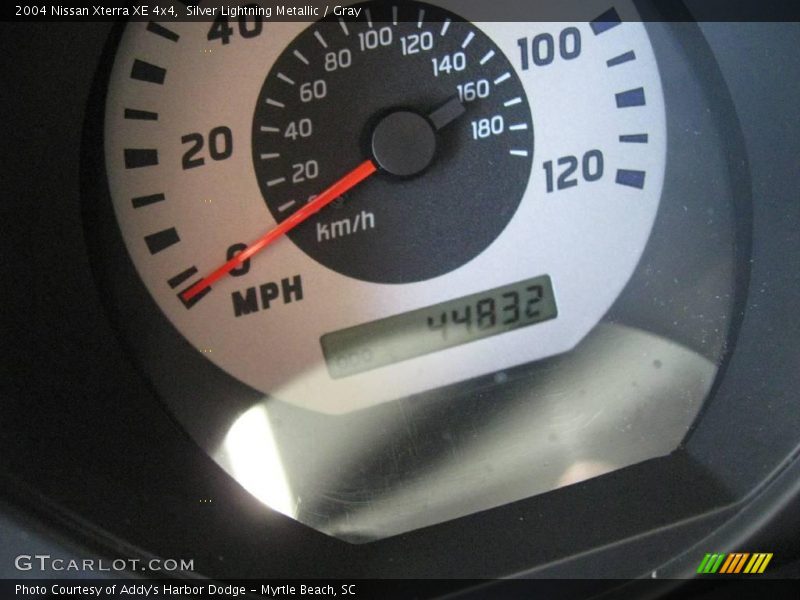 Silver Lightning Metallic / Gray 2004 Nissan Xterra XE 4x4