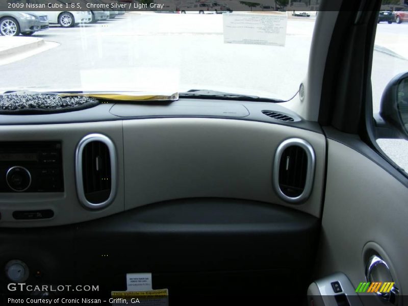 Chrome Silver / Light Gray 2009 Nissan Cube 1.8 S