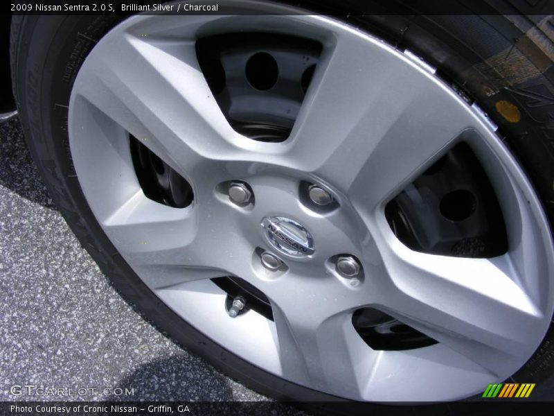 Brilliant Silver / Charcoal 2009 Nissan Sentra 2.0 S