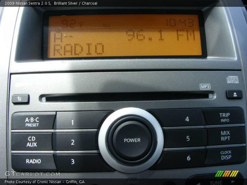 Brilliant Silver / Charcoal 2009 Nissan Sentra 2.0 S