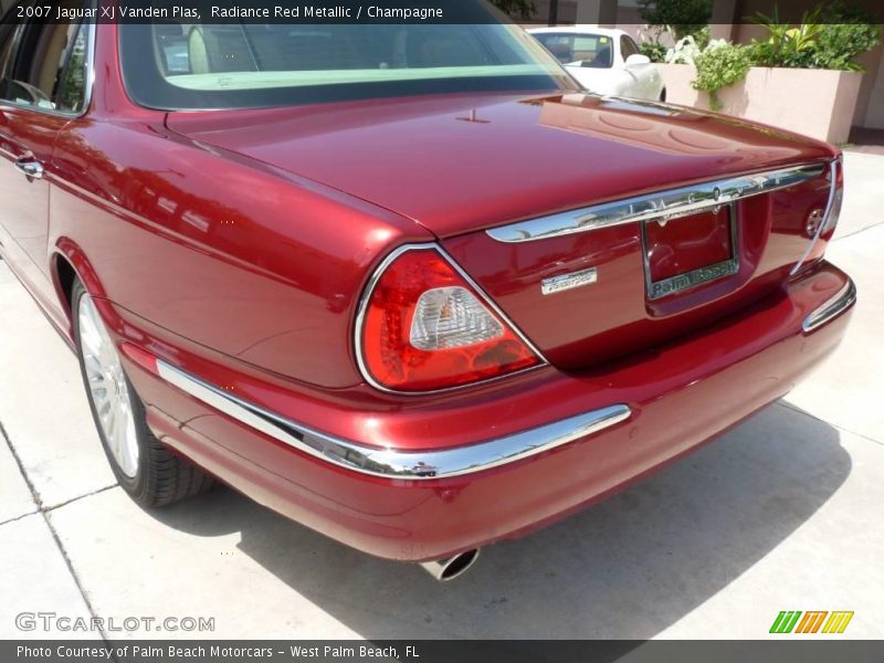 Radiance Red Metallic / Champagne 2007 Jaguar XJ Vanden Plas