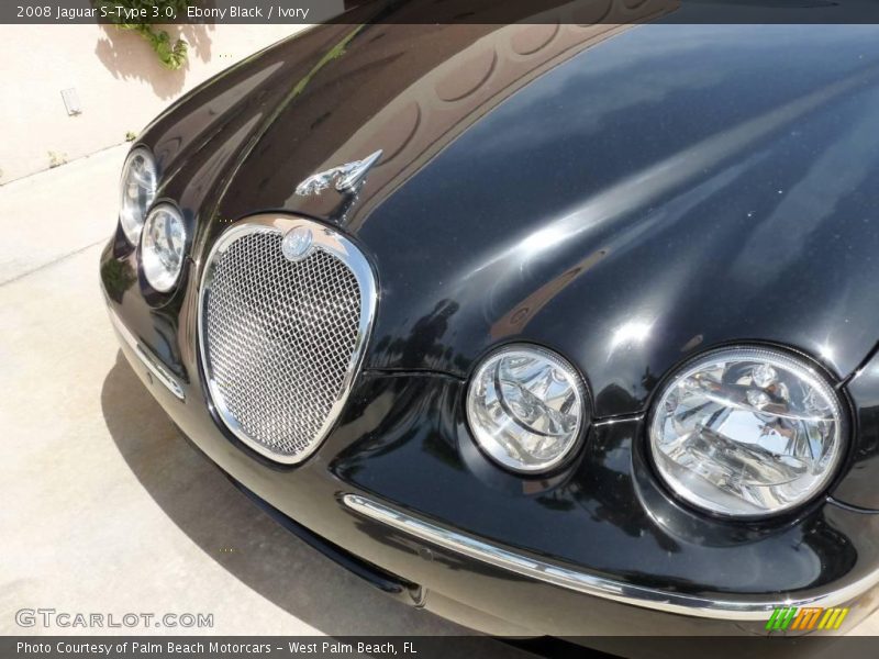 Ebony Black / Ivory 2008 Jaguar S-Type 3.0