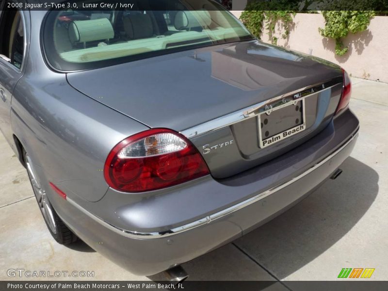 Lunar Grey / Ivory 2008 Jaguar S-Type 3.0