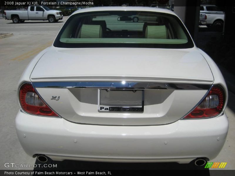 Porcelain / Champagne/Mocha 2008 Jaguar XJ XJ8