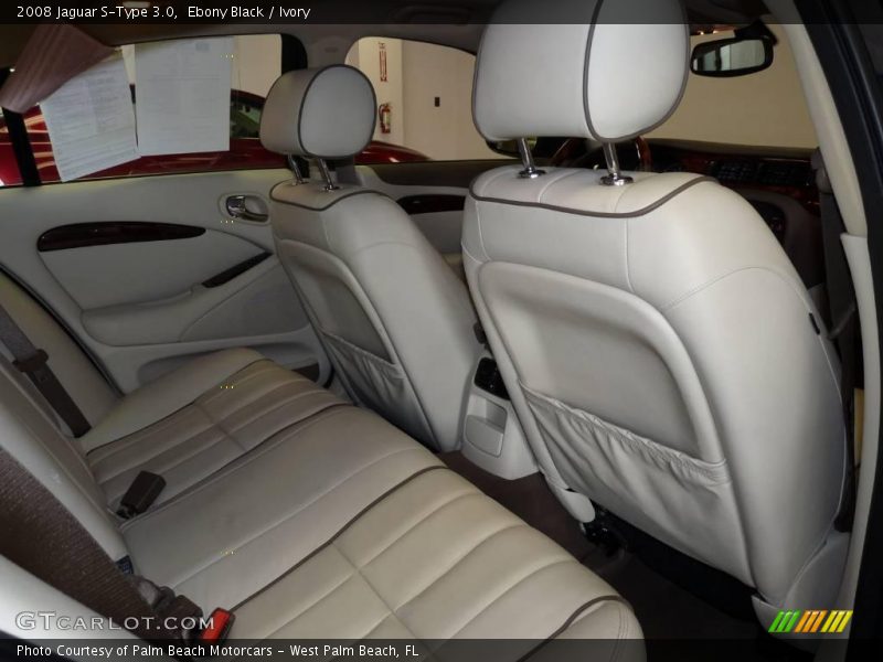 Ebony Black / Ivory 2008 Jaguar S-Type 3.0