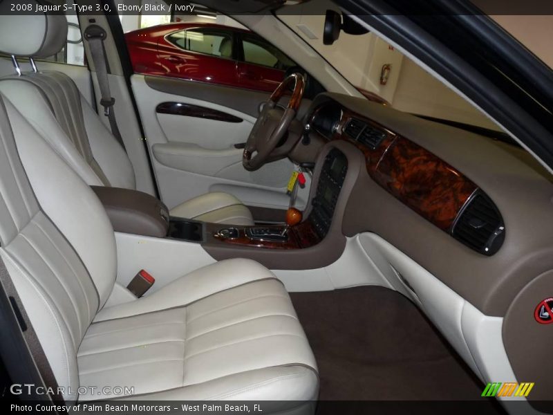 Ebony Black / Ivory 2008 Jaguar S-Type 3.0