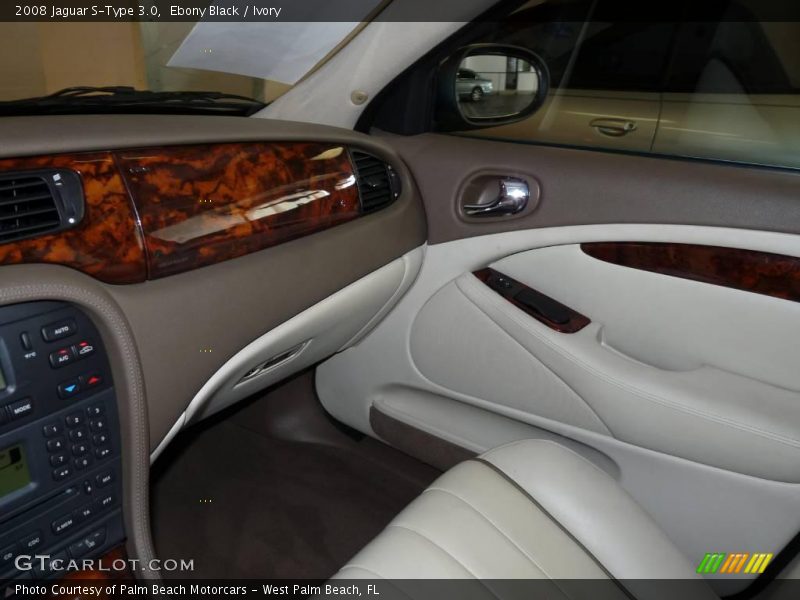 Ebony Black / Ivory 2008 Jaguar S-Type 3.0