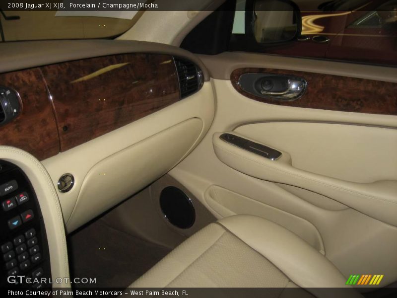 Porcelain / Champagne/Mocha 2008 Jaguar XJ XJ8