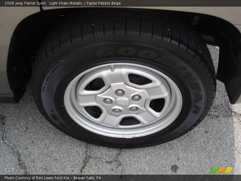 Light Khaki Metallic / Pastel Pebble Beige 2008 Jeep Patriot Sport