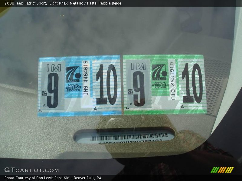 Light Khaki Metallic / Pastel Pebble Beige 2008 Jeep Patriot Sport