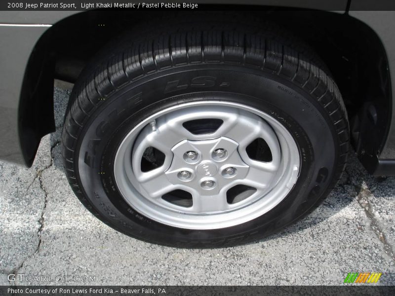 Light Khaki Metallic / Pastel Pebble Beige 2008 Jeep Patriot Sport