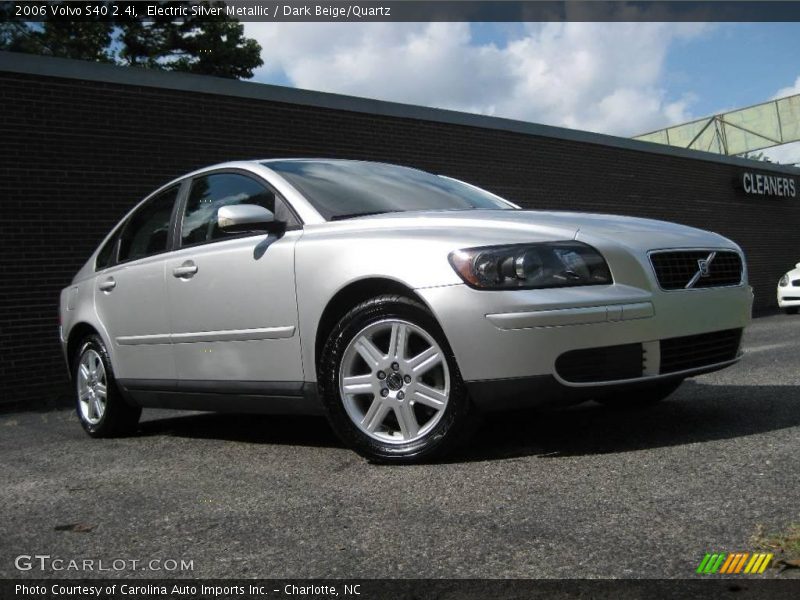 Electric Silver Metallic / Dark Beige/Quartz 2006 Volvo S40 2.4i