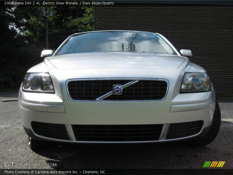 Electric Silver Metallic / Dark Beige/Quartz 2006 Volvo S40 2.4i