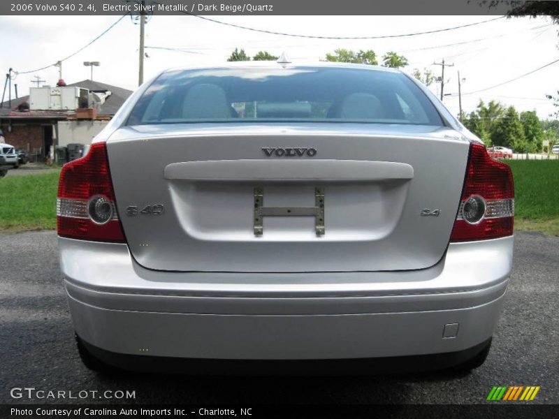 Electric Silver Metallic / Dark Beige/Quartz 2006 Volvo S40 2.4i