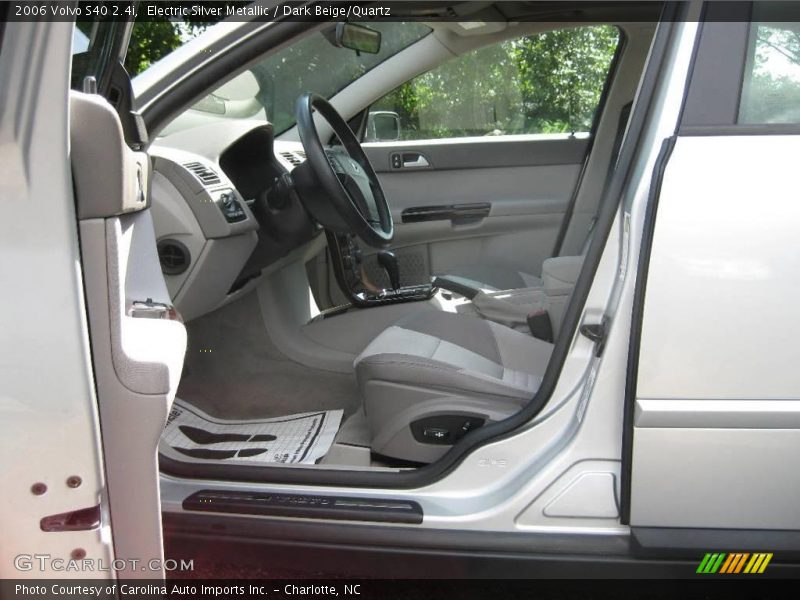 Electric Silver Metallic / Dark Beige/Quartz 2006 Volvo S40 2.4i