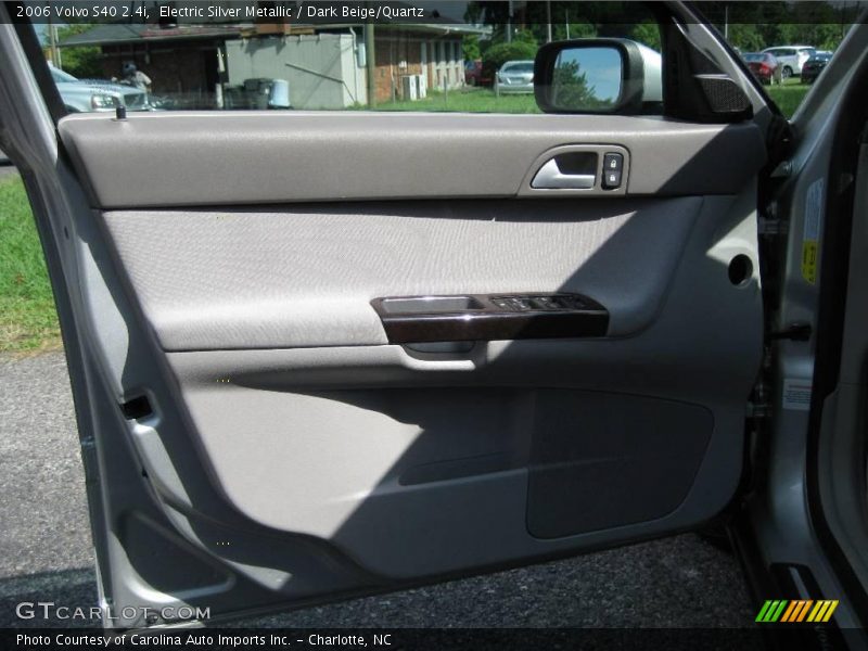 Electric Silver Metallic / Dark Beige/Quartz 2006 Volvo S40 2.4i