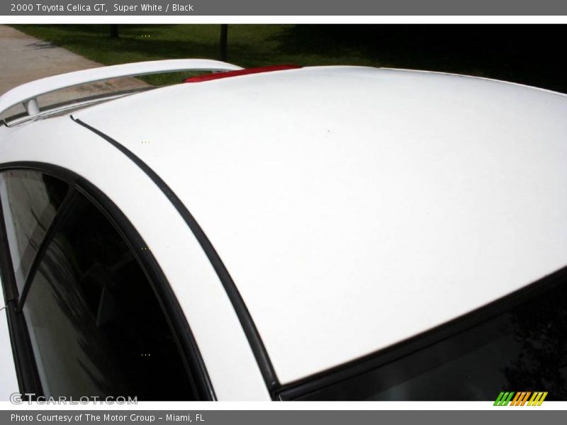 Super White / Black 2000 Toyota Celica GT