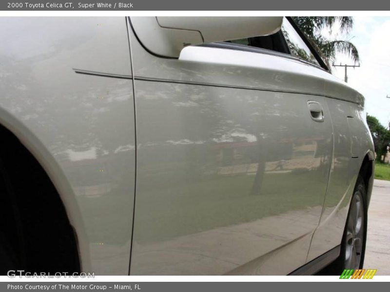 Super White / Black 2000 Toyota Celica GT