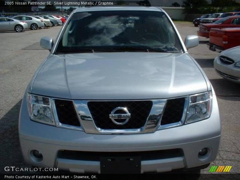 Silver Lightning Metallic / Graphite 2005 Nissan Pathfinder SE