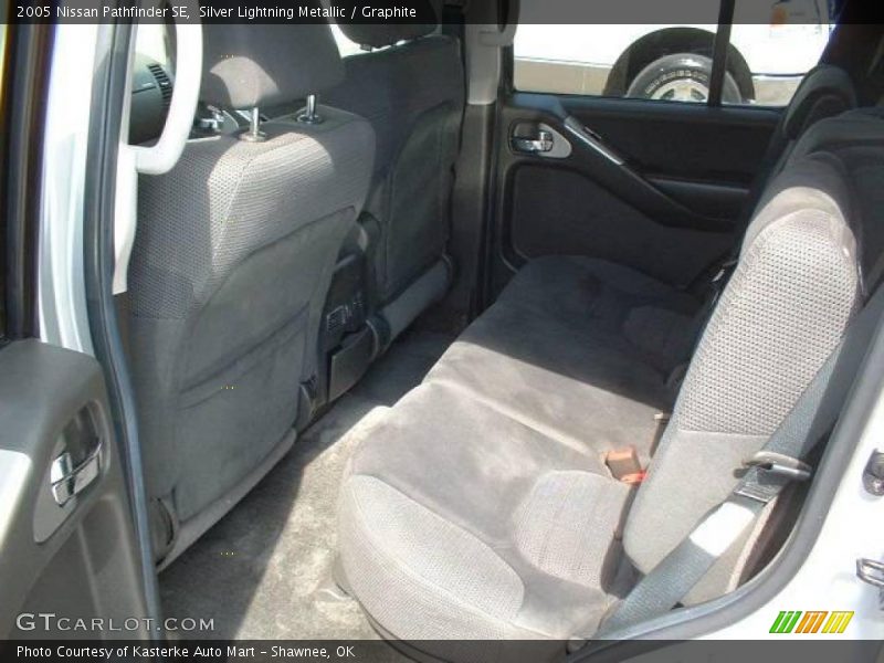 Silver Lightning Metallic / Graphite 2005 Nissan Pathfinder SE