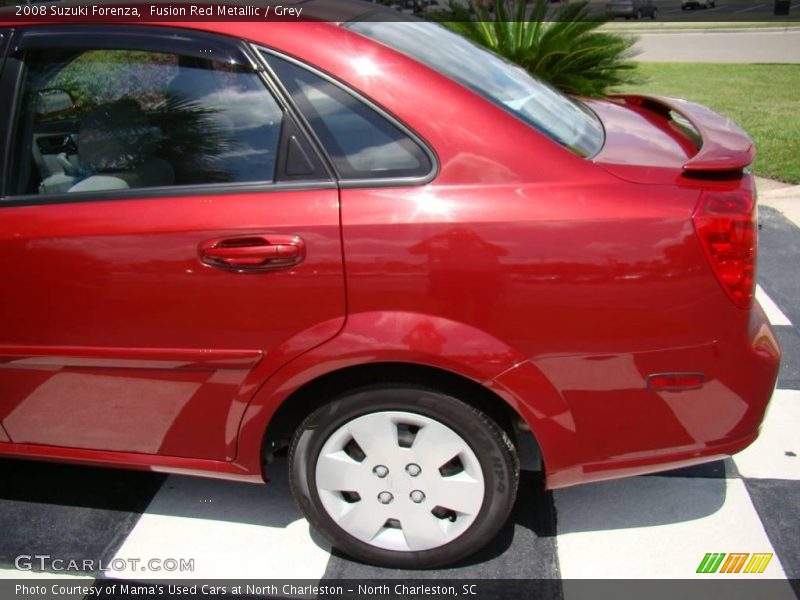 Fusion Red Metallic / Grey 2008 Suzuki Forenza