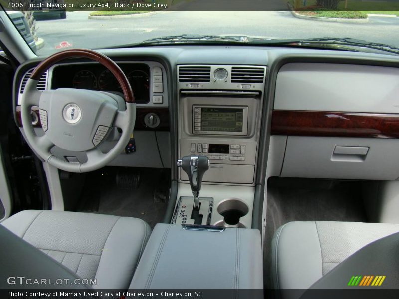 Black / Dove Grey 2006 Lincoln Navigator Luxury 4x4