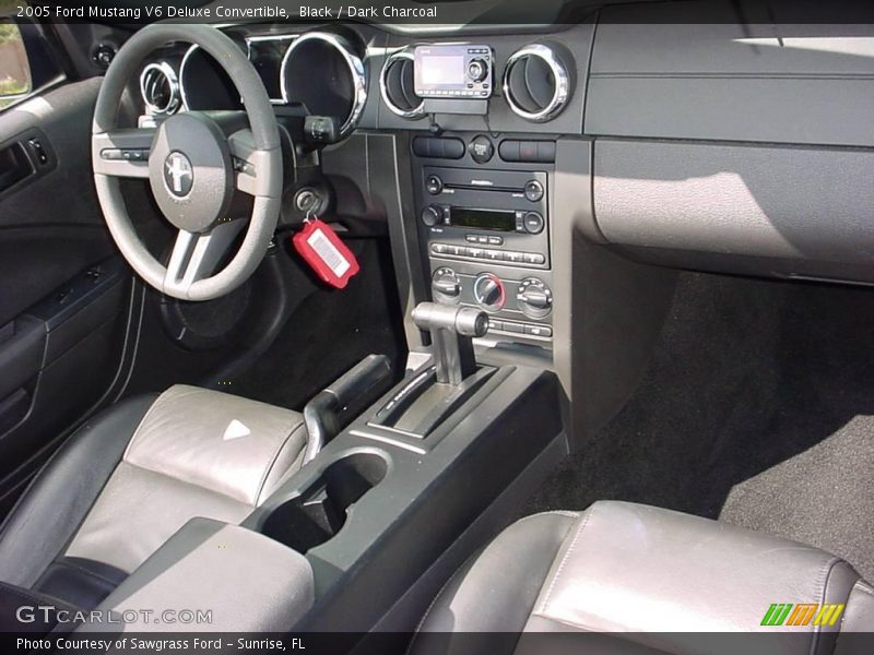 Black / Dark Charcoal 2005 Ford Mustang V6 Deluxe Convertible