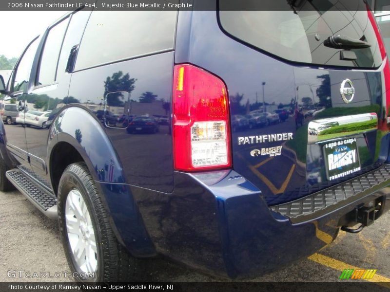 Majestic Blue Metallic / Graphite 2006 Nissan Pathfinder LE 4x4
