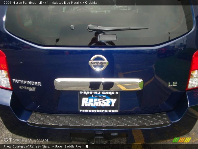 Majestic Blue Metallic / Graphite 2006 Nissan Pathfinder LE 4x4
