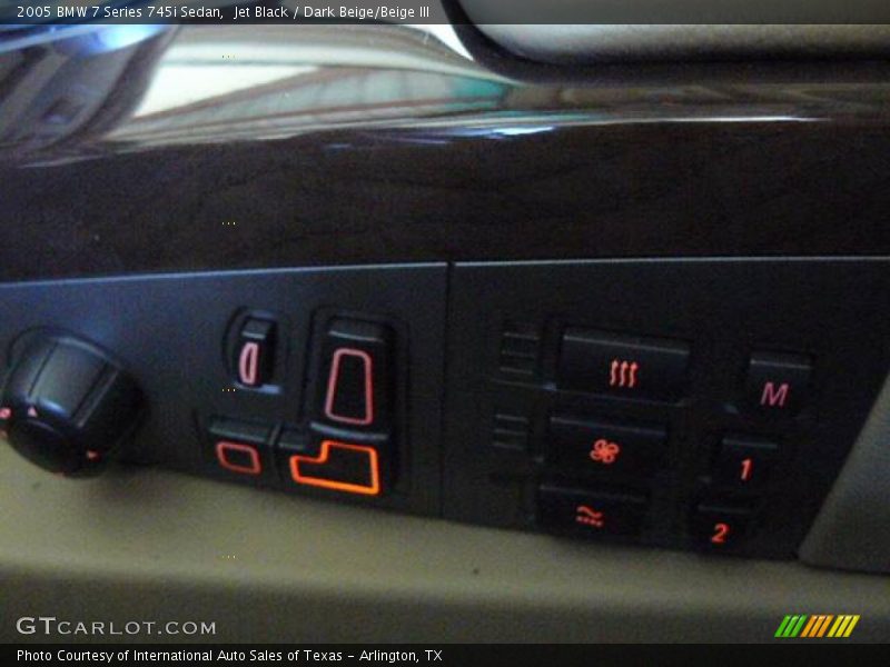 Jet Black / Dark Beige/Beige III 2005 BMW 7 Series 745i Sedan