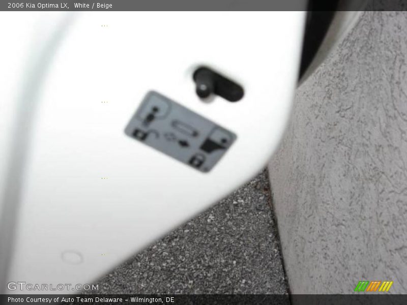 White / Beige 2006 Kia Optima LX