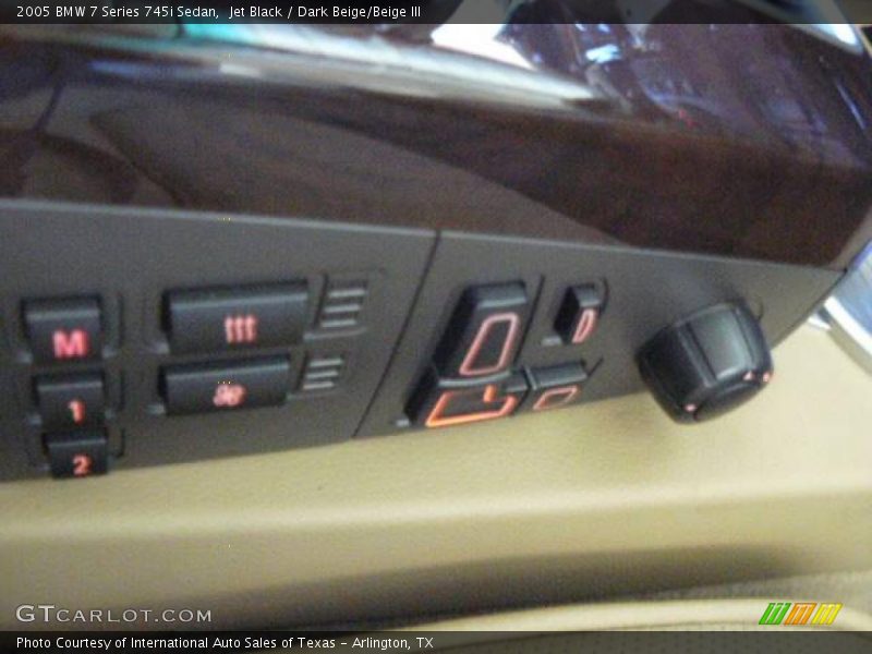 Jet Black / Dark Beige/Beige III 2005 BMW 7 Series 745i Sedan