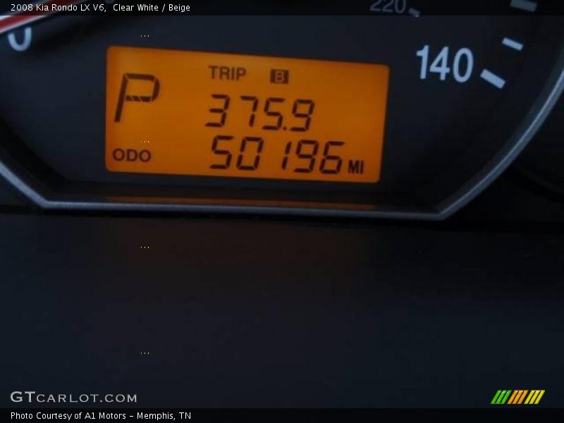 Clear White / Beige 2008 Kia Rondo LX V6
