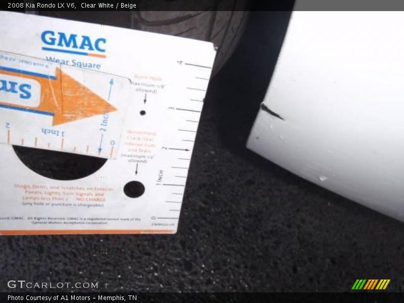 Clear White / Beige 2008 Kia Rondo LX V6