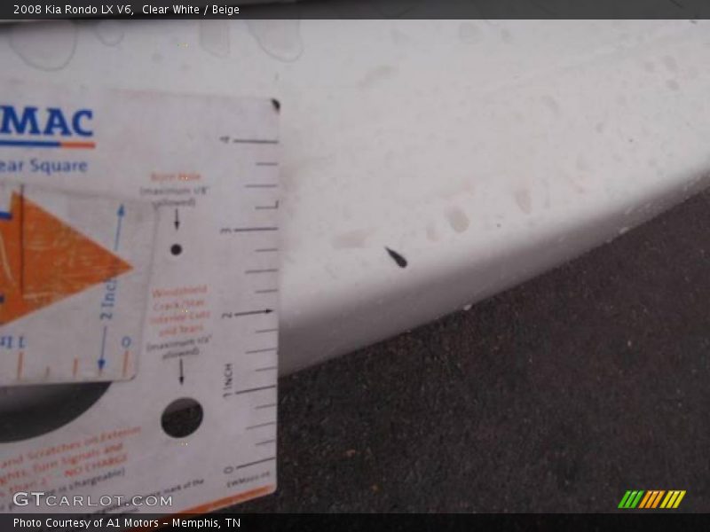 Clear White / Beige 2008 Kia Rondo LX V6