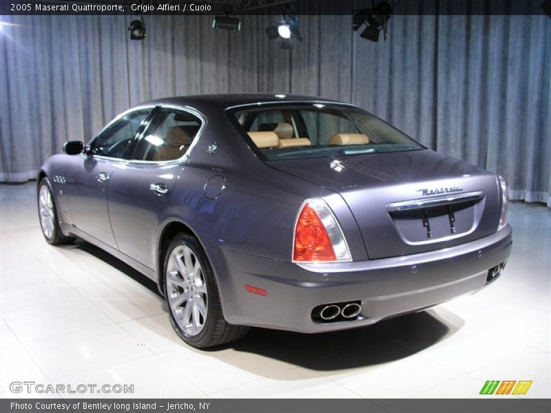 Grigio Alfieri / Cuoio 2005 Maserati Quattroporte