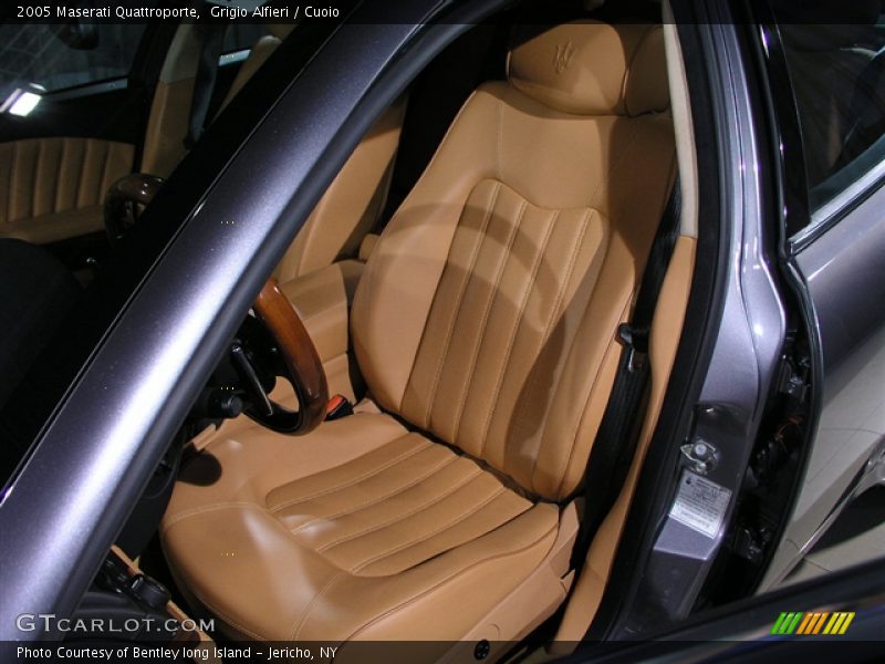 Grigio Alfieri / Cuoio 2005 Maserati Quattroporte