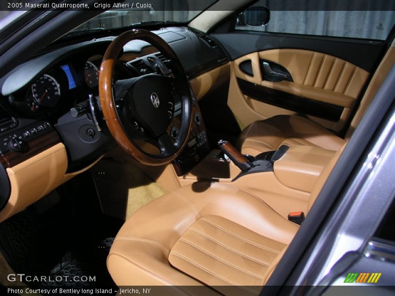 Grigio Alfieri / Cuoio 2005 Maserati Quattroporte