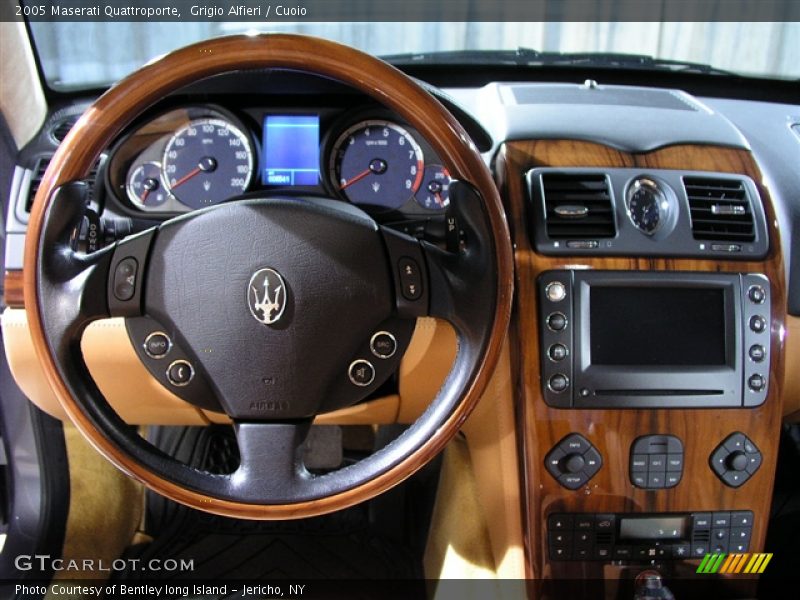 Grigio Alfieri / Cuoio 2005 Maserati Quattroporte
