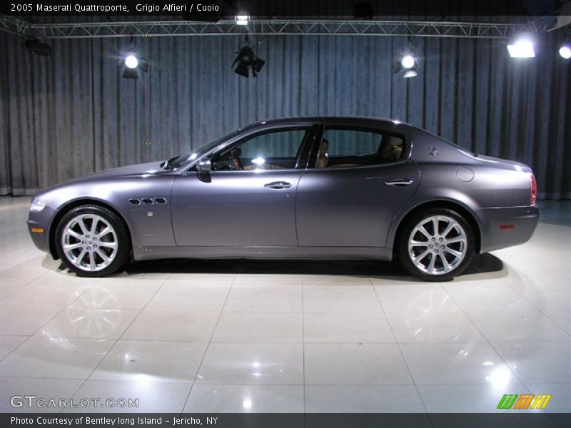 Grigio Alfieri / Cuoio 2005 Maserati Quattroporte