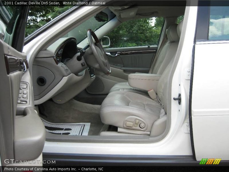 White Diamond / Oatmeal 2001 Cadillac DeVille DHS Sedan