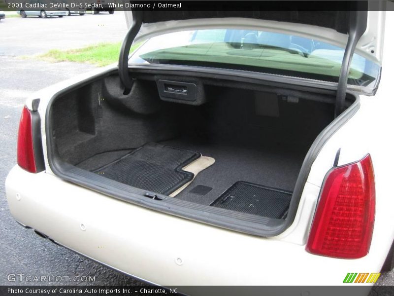 White Diamond / Oatmeal 2001 Cadillac DeVille DHS Sedan