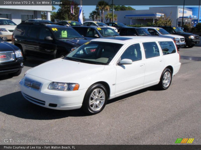 Ice White / Taupe 2006 Volvo V70 2.4