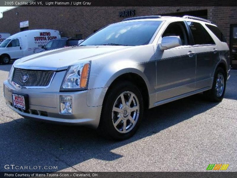 Light Platinum / Light Gray 2005 Cadillac SRX V6
