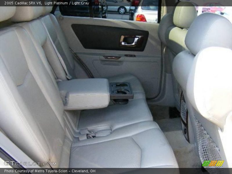 Light Platinum / Light Gray 2005 Cadillac SRX V6