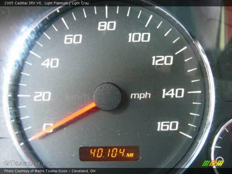 Light Platinum / Light Gray 2005 Cadillac SRX V6