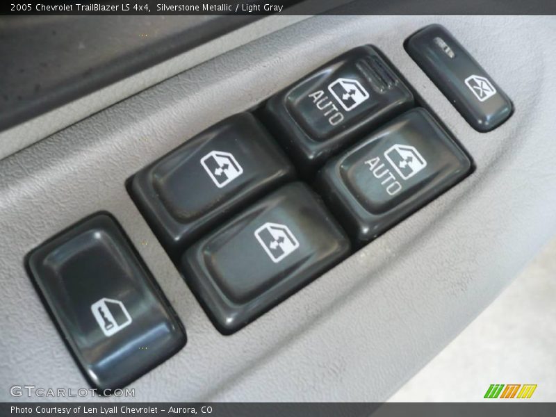 Silverstone Metallic / Light Gray 2005 Chevrolet TrailBlazer LS 4x4