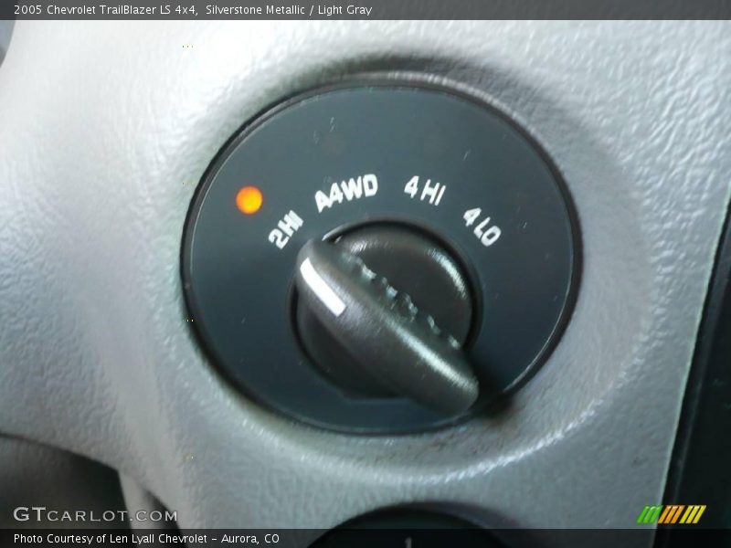 Silverstone Metallic / Light Gray 2005 Chevrolet TrailBlazer LS 4x4