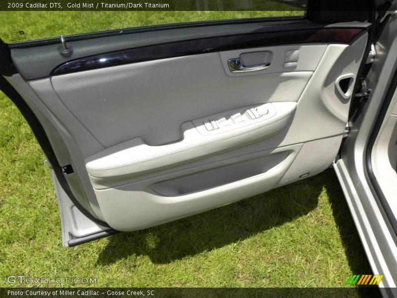 Gold Mist / Titanium/Dark Titanium 2009 Cadillac DTS